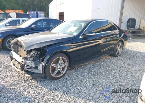 2015 Mercedes-Benz C 300 4Matic/Luxury 4Matic/Sport 4Matic из США, поврежденный, VIN 55SWF4KB1FU030261